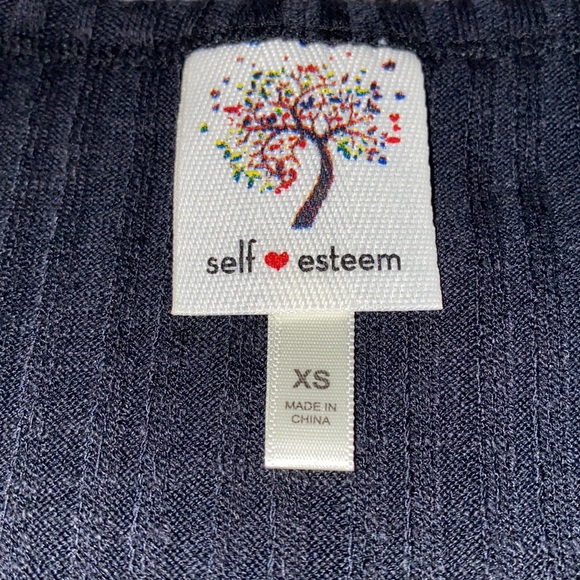 Brand Self esteem size XS color black with red roses - Picture 5 of 5